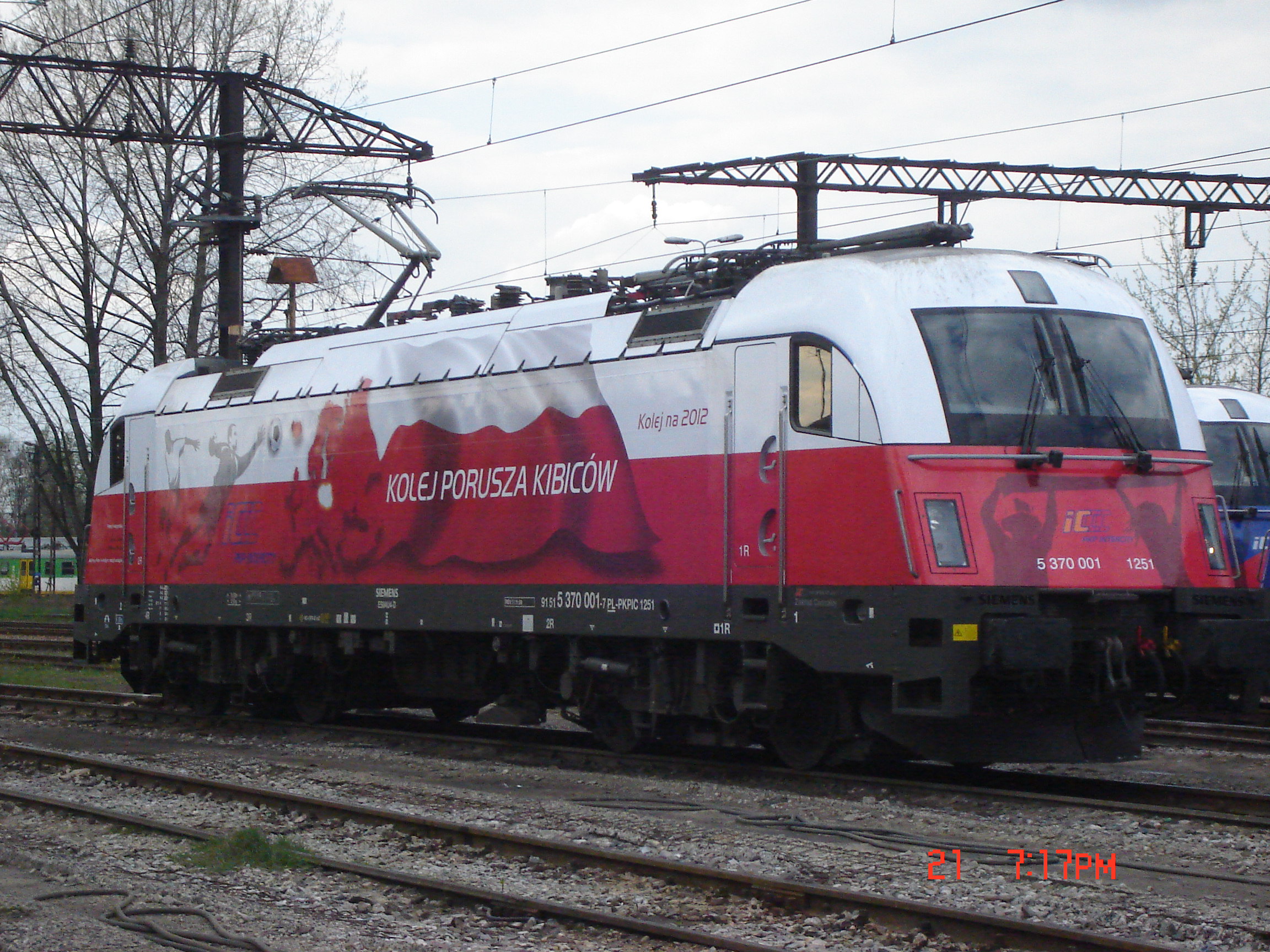 logistykakolejowa-husarz-barwy-euro2012-polska lokomotywy w barwach euro